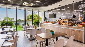 Daily buffet breakfast (COP 42000 per person)