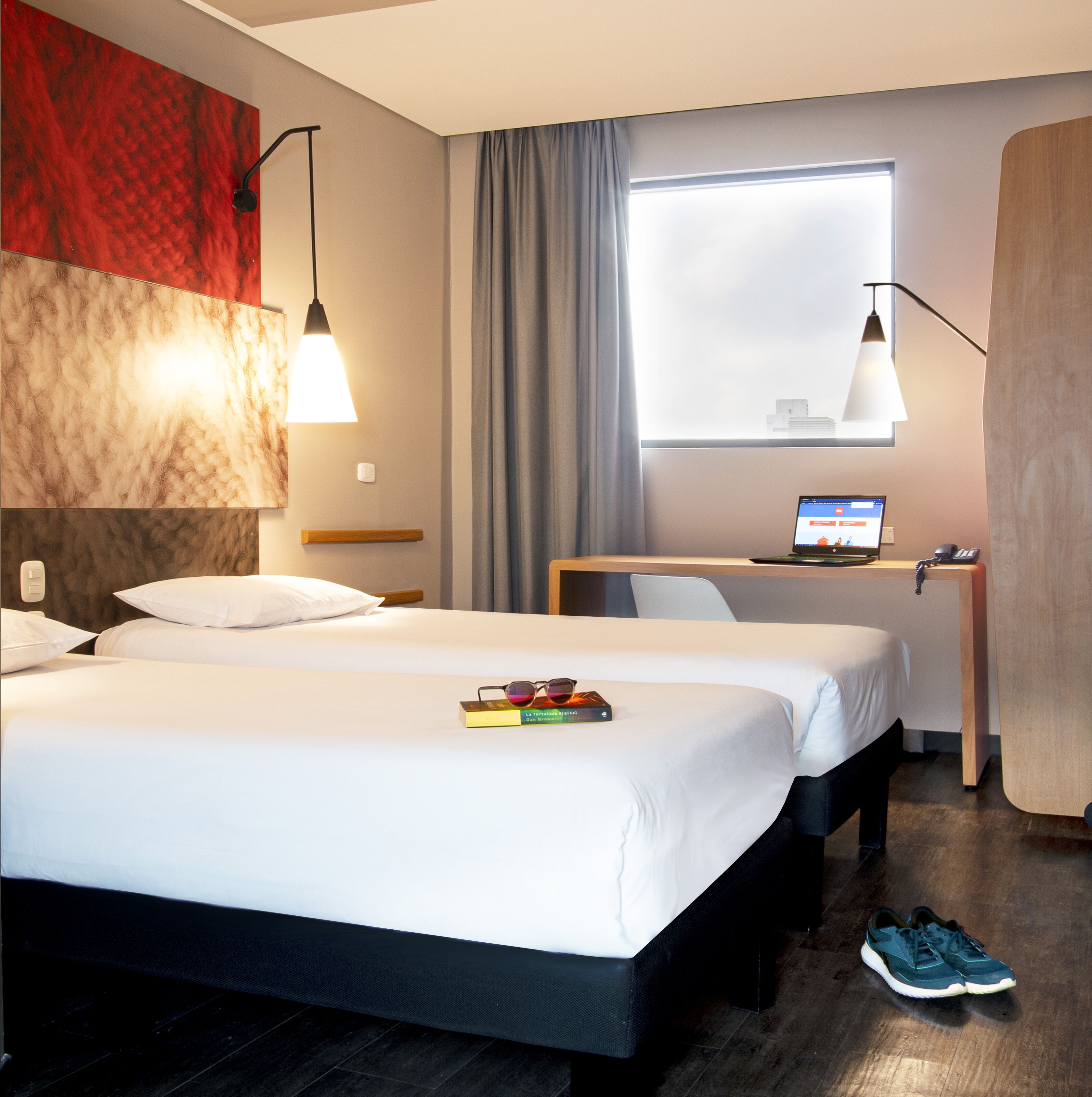 standard twin room, 2 single beds | in-room safe, desk, laptop workspace, soundproofing