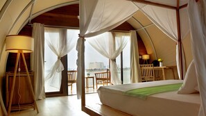 Romantic Suite, 1 Bedroom, Overwater - Floatation (Phnom Penh)