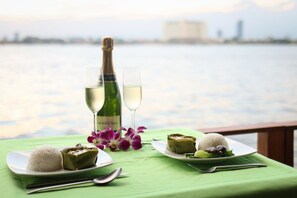 Alimentos y bebidas
