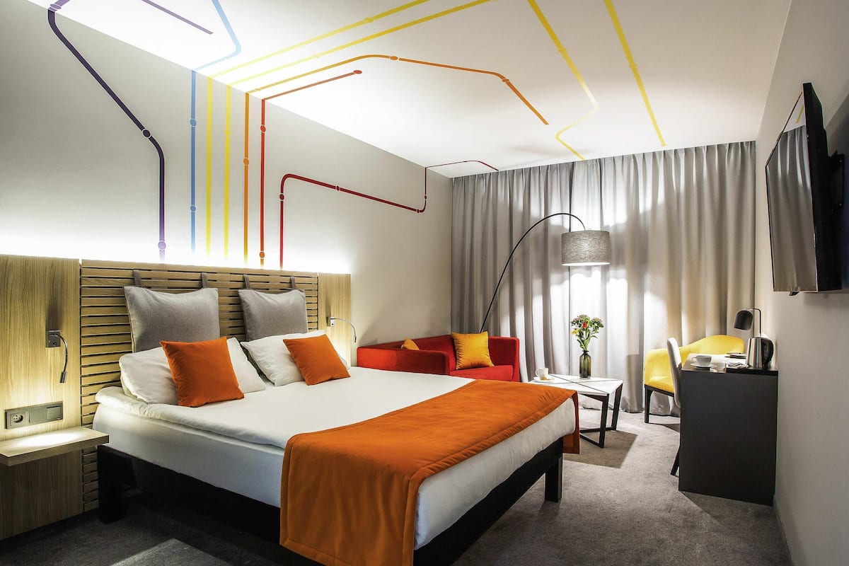 Comfort Room, 1 Double Bed with Sofa bed | In-room safe, desk, soundproofing, iron/ironing board (on request)