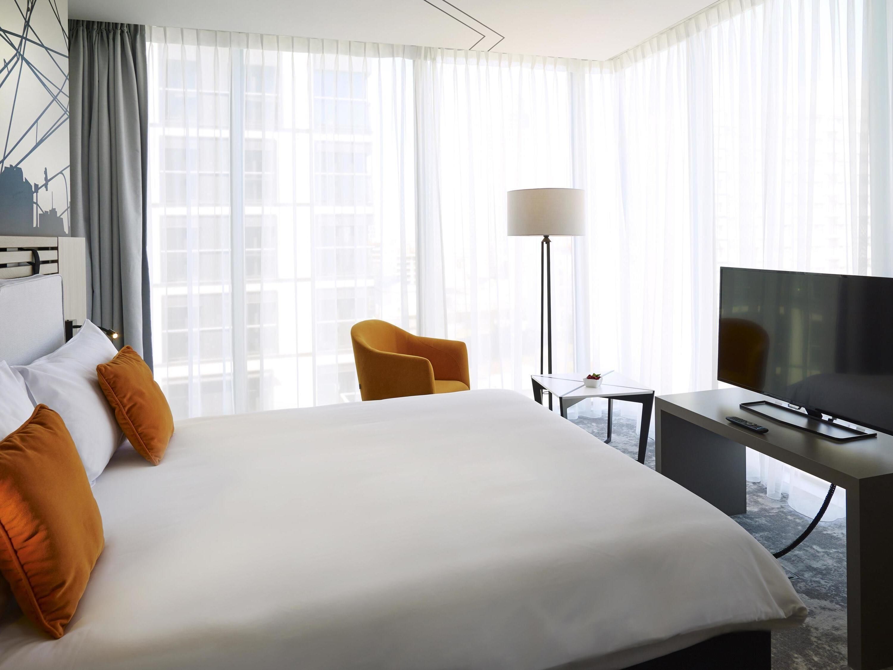 Standard Room, 1 Double Bed | In-room safe, desk, soundproofing, iron/ironing board