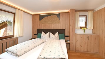 1 Schlafzimmer, Schreibtisch, WLAN, Bettwäsche