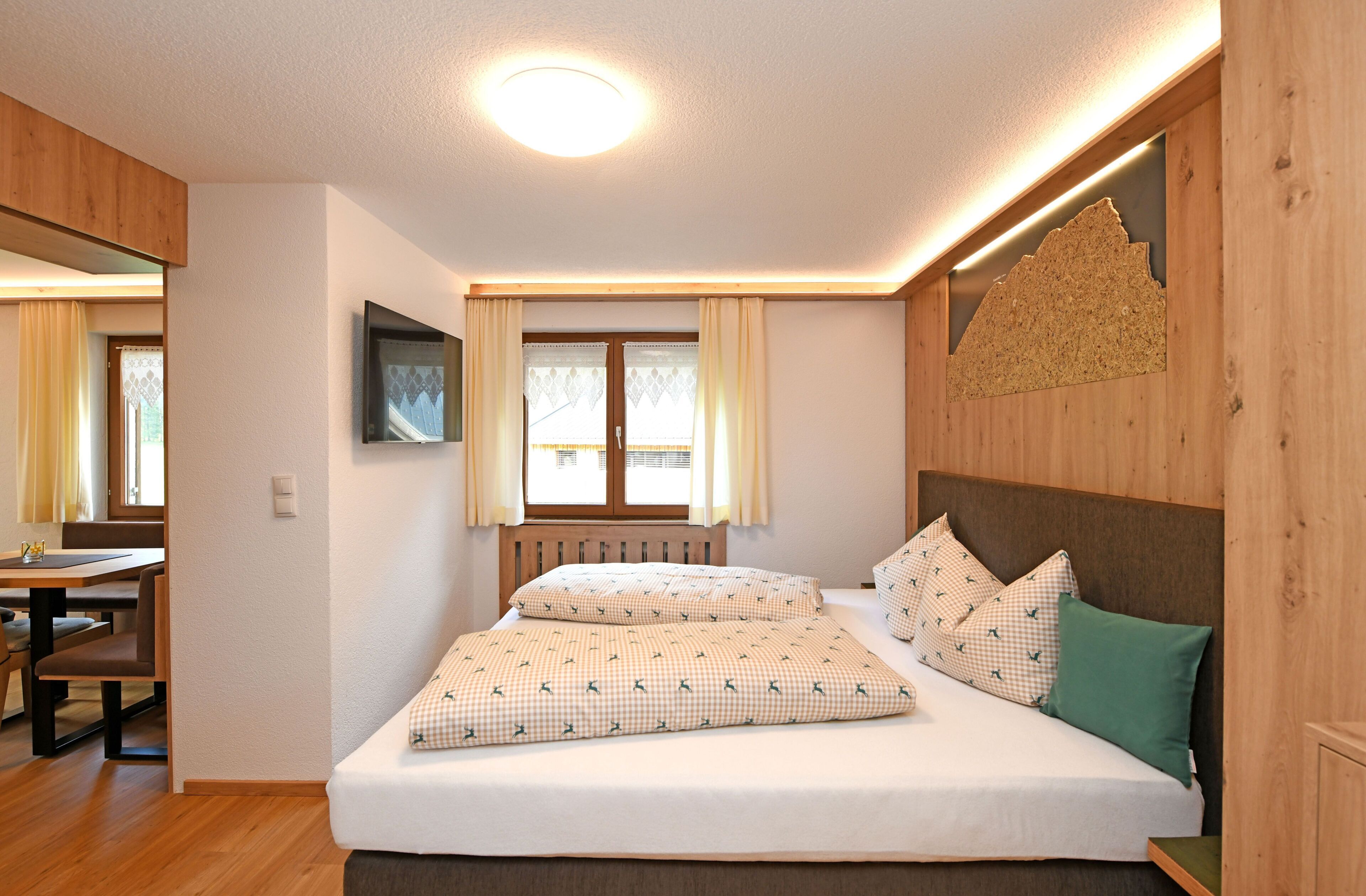 1 Schlafzimmer, Schreibtisch, WLAN, Bettwäsche