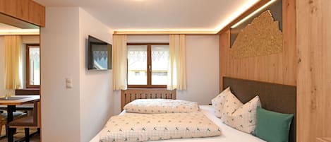 1 Schlafzimmer, Schreibtisch, WLAN, Bettwäsche