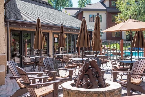 Condo, varias camas (1112 Trappeur's Lodge, Trappeur's Cro) | Alberca | Alberca al aire libre 