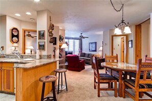Condo, Multiple Beds (1201 Trappeur's Lodge, Trappeur's Cro) | In-room dining