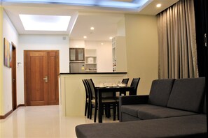 公寓, 2 間臥室 | 起居區 | LED 液晶電視