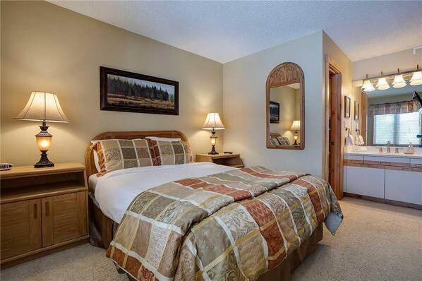 Condo, varias camas (1208 Trappeur's Lodge, Trappeur's Cro) | 1 habitación, tabla de planchar con plancha, wifi gratis y ropa de cama 