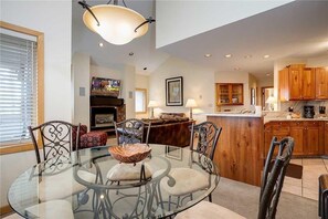 Condo, Multiple Beds (1211 Trappeur's Lodge, Trappeur's Cro) | Private kitchen | Fridge, microwave, stovetop, dishwasher