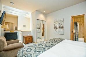 Condo, Multiple Beds (1302 Trappeur's Lodge, Trappeur's Cro) | 3 bedrooms, iron/ironing board, free WiFi, bed sheets - 1302 Trappeur's Lodge, Trappeur's Crossing Apartment 3 (Steamboat Springs)