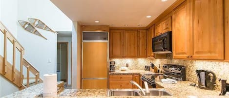 Kondominium, Beberapa Tempat Tidur (1310 Trappeur's Lodge, Trappeur's Cro) | Dapur pribadi | Lemari es, microwave, oven, dan kompor