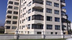 Front of property - Depto frente a la Playa La Serena 1097 (La Serena)