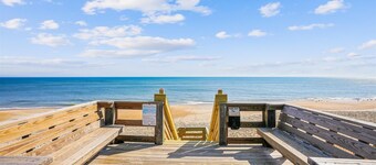 Oceanside in the heart of Duck!  Private Pool, Hot Tub! Pet friendly