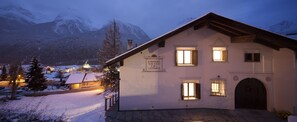 Façade de l’hébergement - soirée/nuit