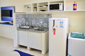 Camera con 2 letti singoli | Angolo cottura privato | Frigorifero, microonde, pentole/stoviglie/utensili