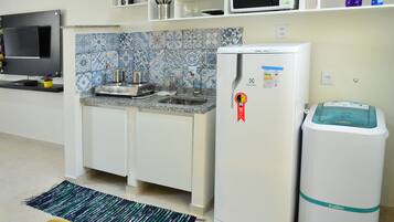 Quarto tradicional | Cozinha privada | Geladeira, micro-ondas, talheres/pratos/utensílios de cozinha