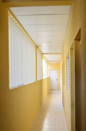 Hallway - Studio Ana Laura (São Paulo)