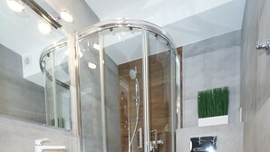 Studio Deluxe, cuisine, vue ville | Salle de bain