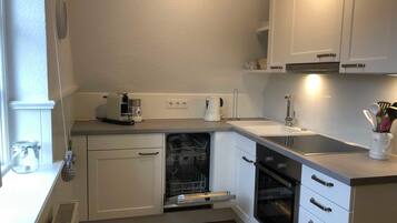 Kühlschrank, Ofen, Geschirrspüler