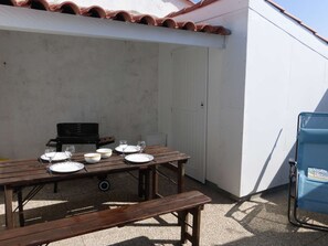 Outdoor dining - 2 Room Mais., Pool, BBQ, Near the Sea (Bretignolles-sur-Mer)