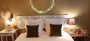 1 habitación, tabla de planchar con plancha, wifi gratis y ropa de cama 