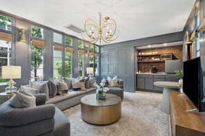 テレビ、書斎 / ワークスペース