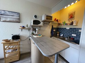Fridge, microwave, stovetop, coffee/tea maker - Studio 100m from beach for 3 with washing machine (Saint-Jean-de-Monts)