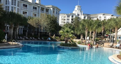 Wunderschöner Blick auf die Bucht, Schritte zum Lagunenpool und Spaß in Baytowne, KOSTENLOSER Shuttle 