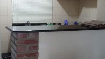 Casa | Cozinha privada | Micro-ondas, fogão, cooktop
