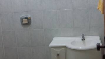 Casa | Banheiro | Chuveiro, toalhas de banho