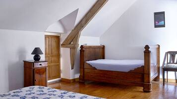 4 Schlafzimmer, Bügeleisen/Bügelbrett, WLAN, Bettwäsche