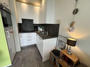Réfrigérateur, four, plaque de cuisson, lave-vaisselle