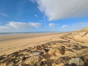 På stranden