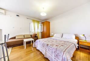 Studio, Patio | Individually decorated, individually furnished, desk, free WiFi - Guesthouse Anica (Dubrovnik)