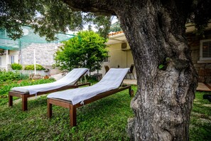 Standard Double Room, Garden View | Garden view