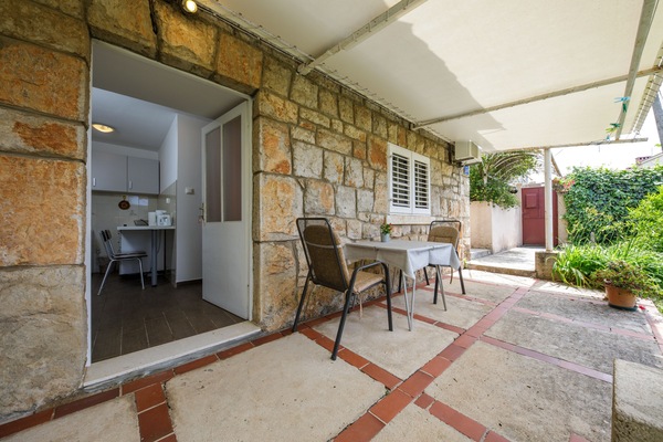 Quarto casal ou duplo, banheiro compartilhado | Terraço/pátio