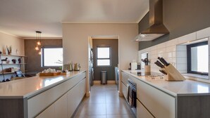 Superior Apartment | Private kitchenette - Waters Edge Luxury Apartments (Cape Town)