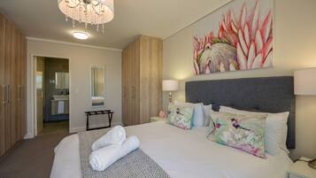 Apartment, 2 Bedrooms | In-room safe, desk, iron/ironing board, free cribs/infant beds