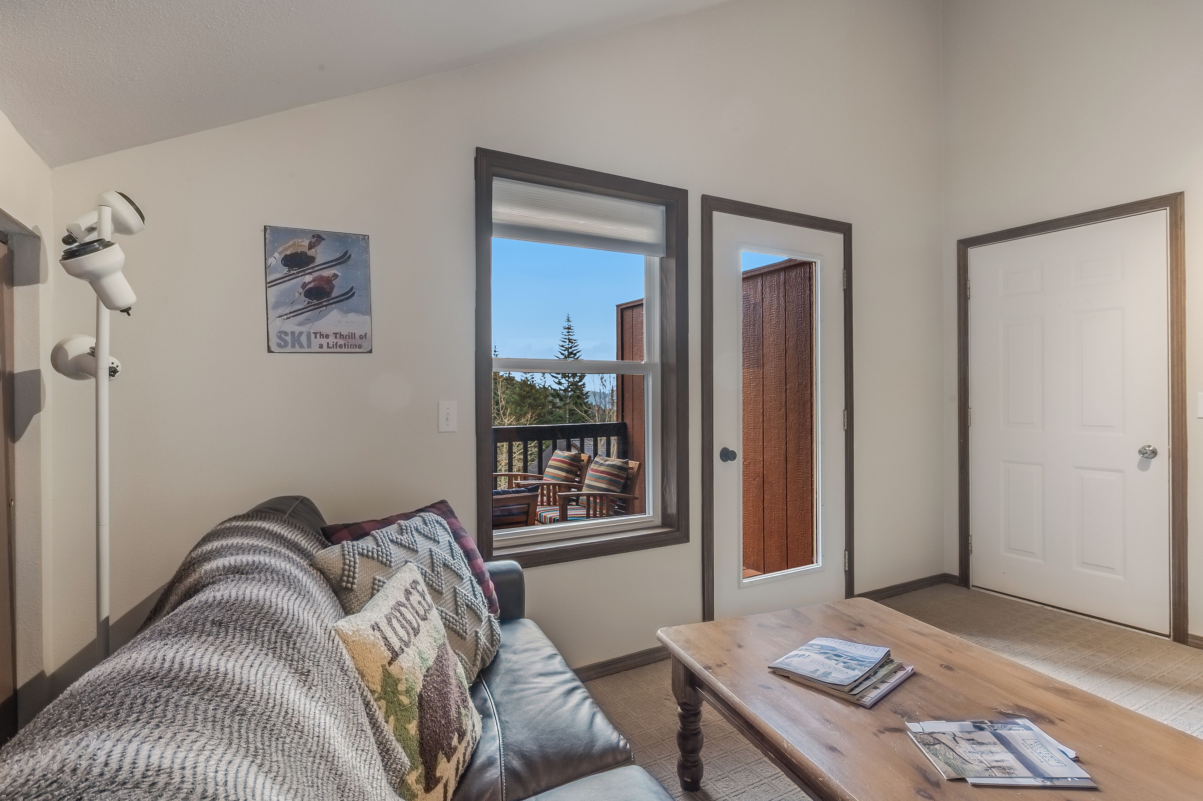 Smart TV, lareira, videogames, DVD player