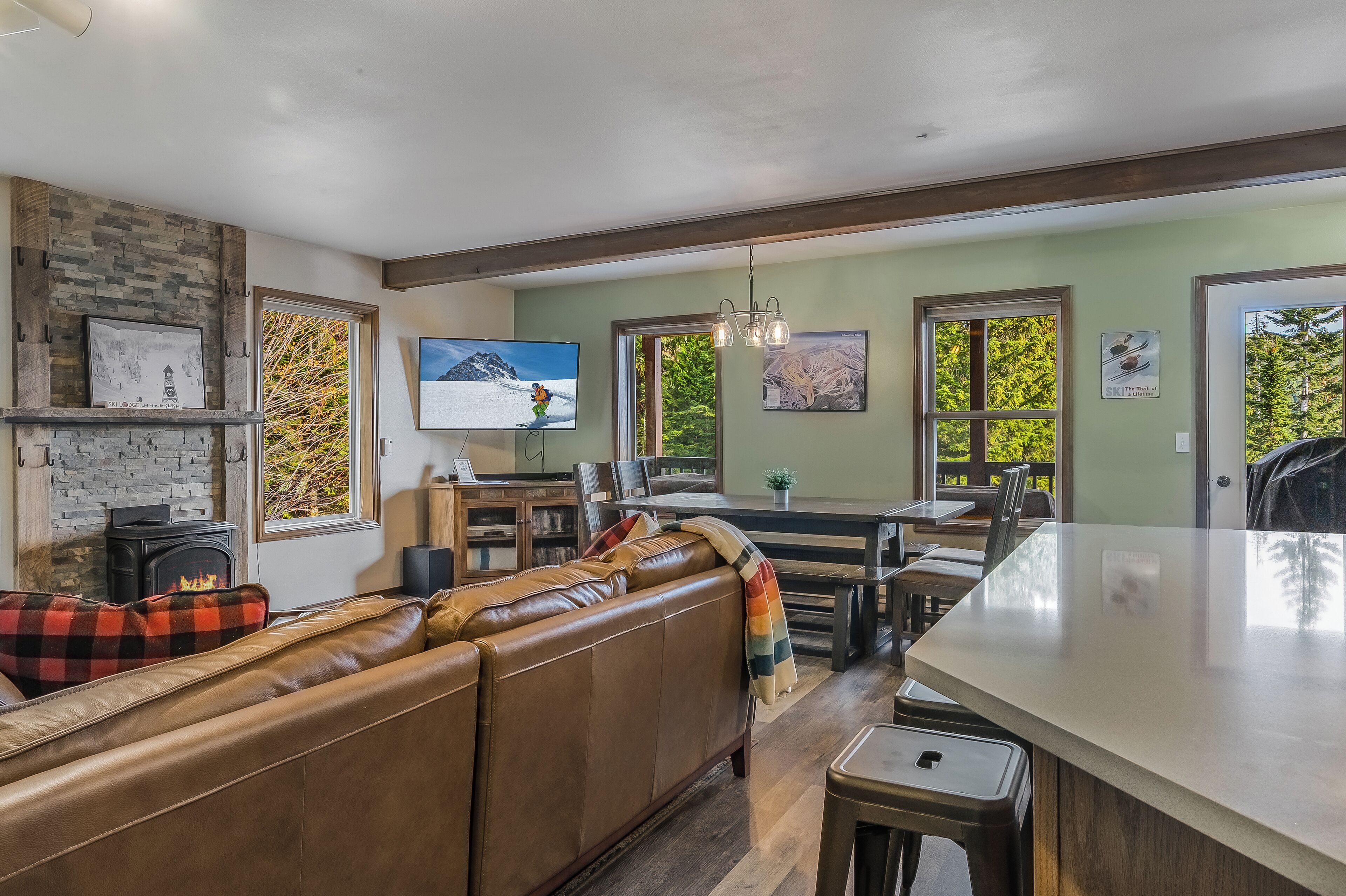 Smart TV, lareira, videogames, DVD player