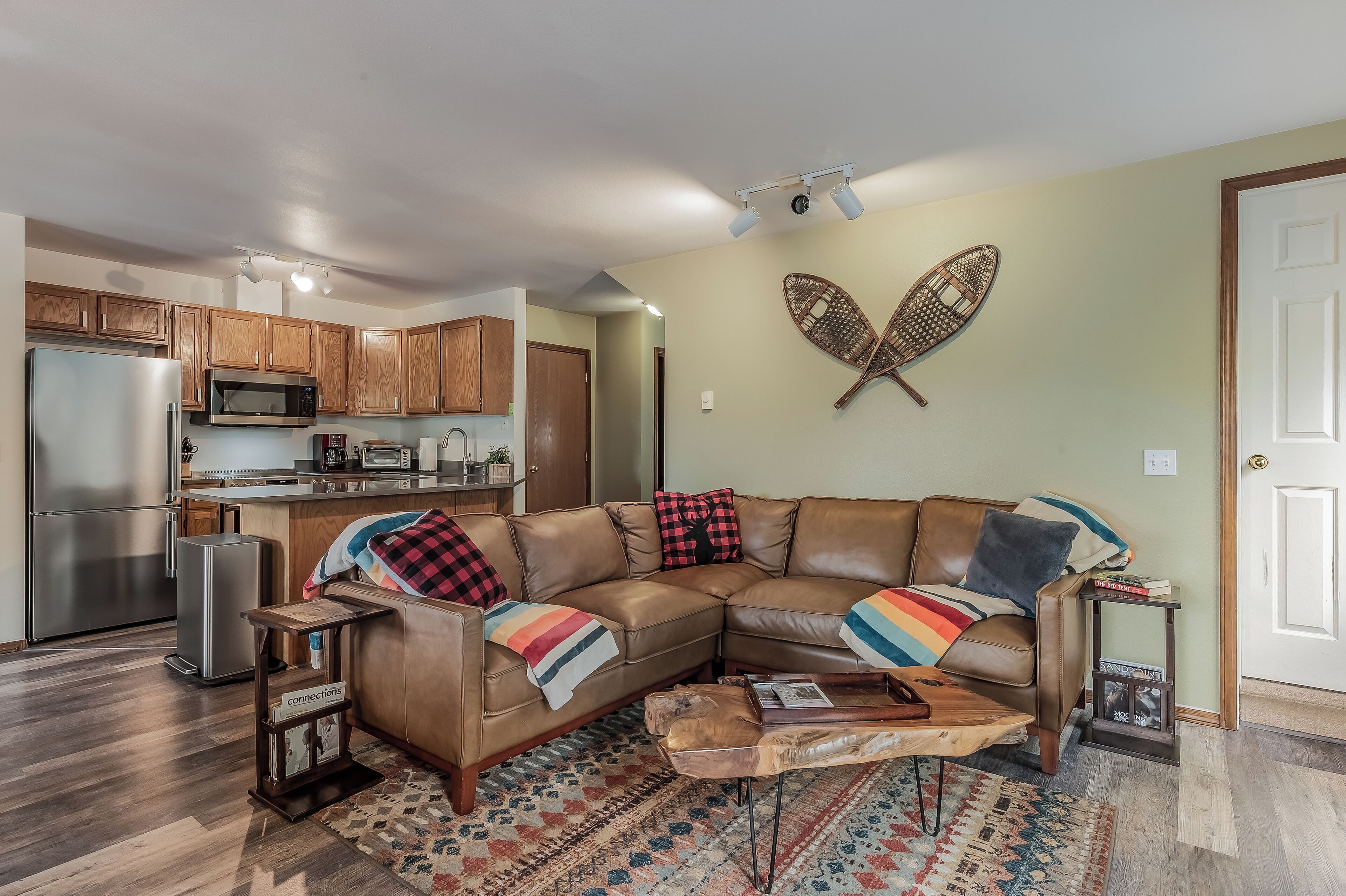 Smart TV, lareira, videogames, DVD player