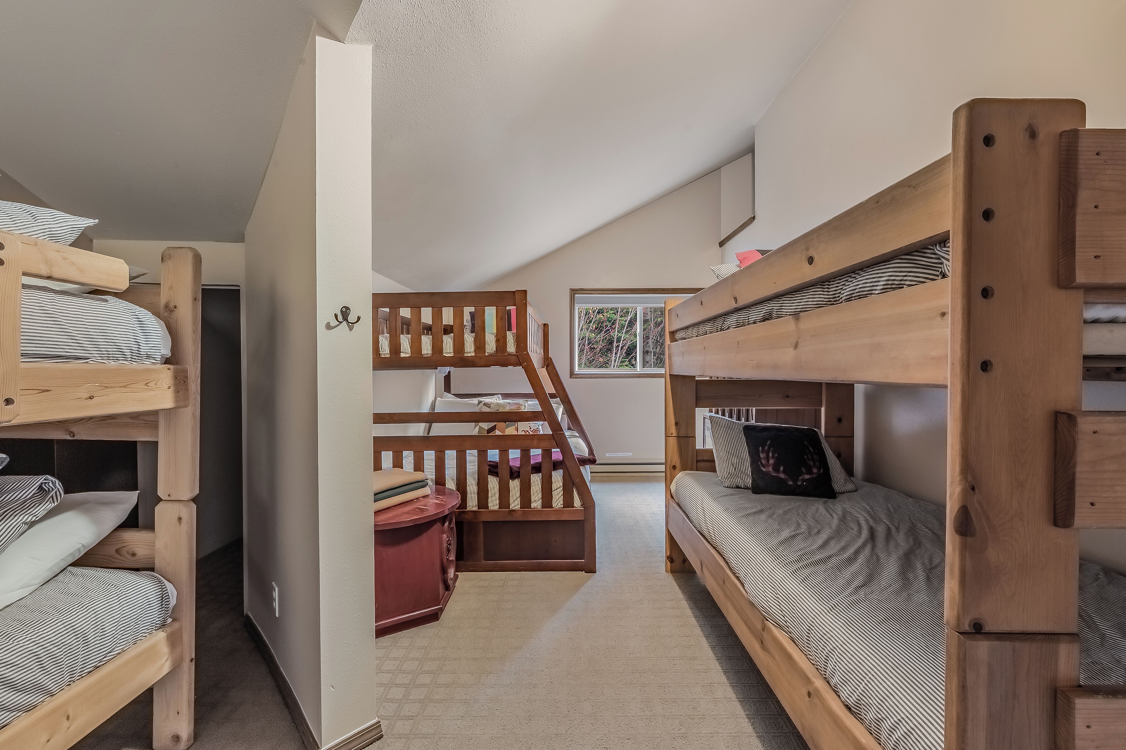 4 chambres, fer et planche à repasser, lit parapluie, Wi-Fi gratuit