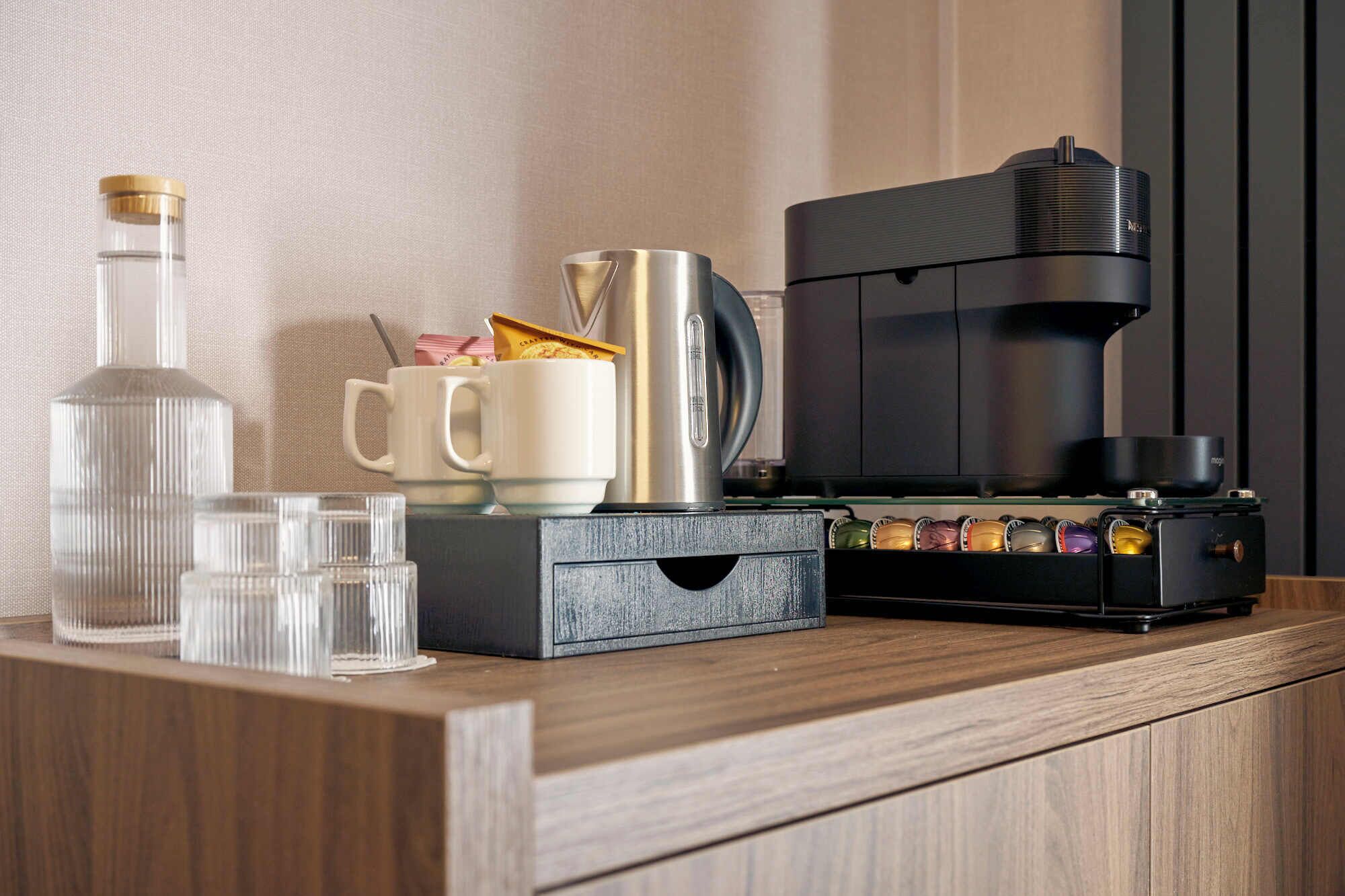 deluxe suite | coffee and/or coffee maker