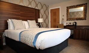 Superior Double Room, 1 King Bed, Mountain View