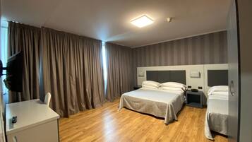 Triple Room | Premium bedding, minibar, desk, cribs/infant beds