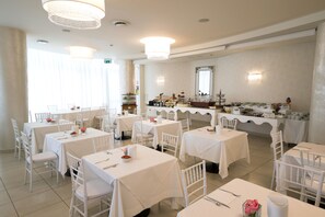 Gratis frukostbuffé varje dag 