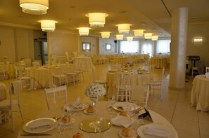 3 restaurants; lunch and dinner served - Mediterraneo Palace Depandance (Amantea)