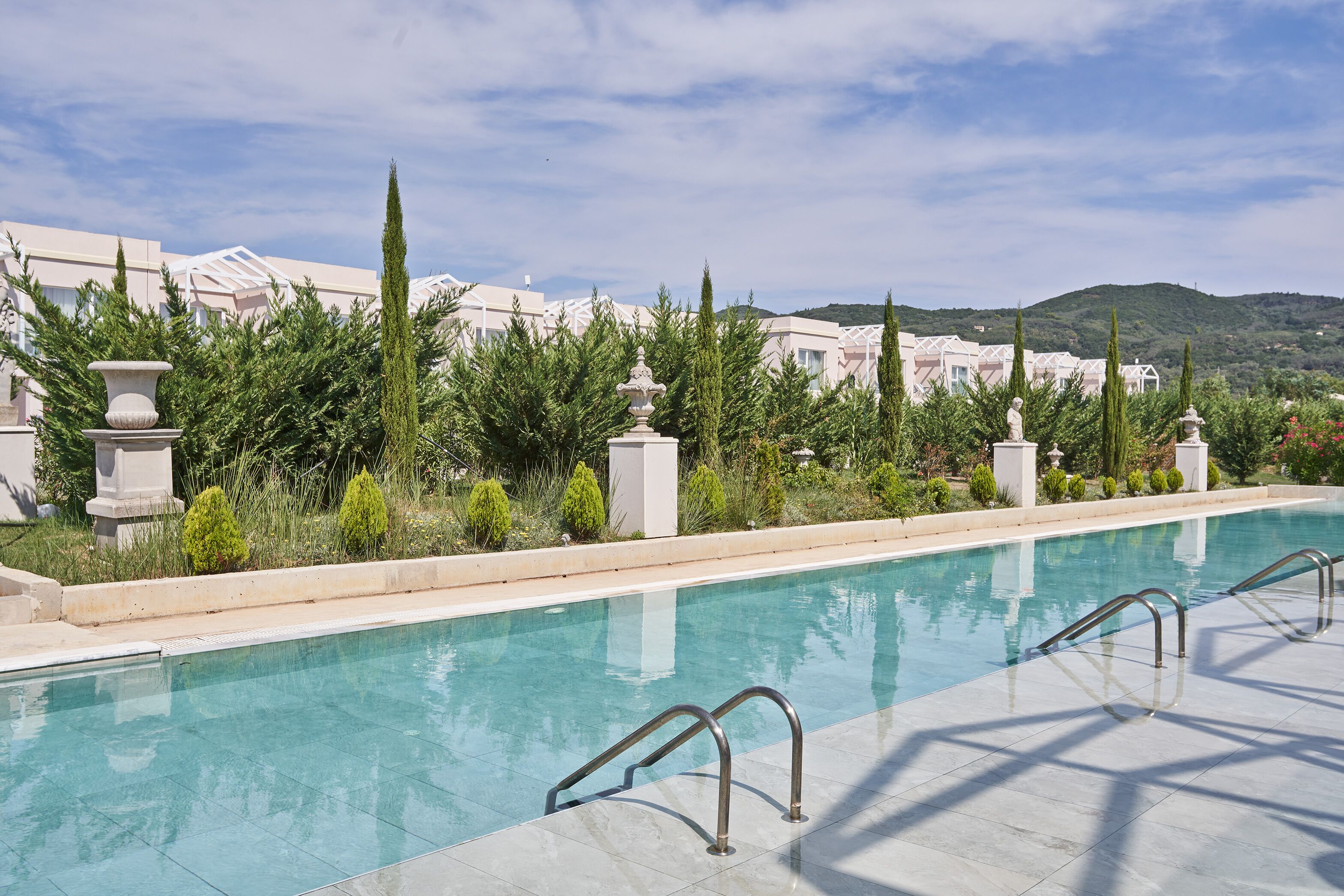 Junior Suite (Sharing Pool) | Terrace/patio