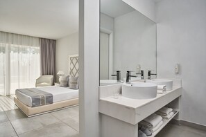 Shower, free toiletries, hair dryer, bathrobes - Sandy Villas Resort by Rizos Resorts (Corfu)